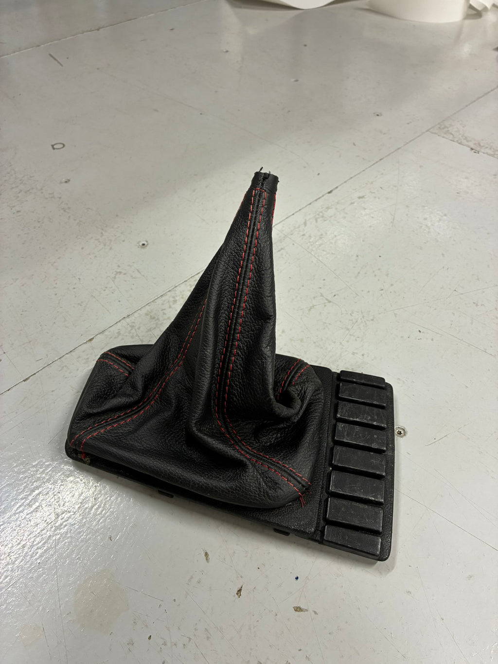 Leður | Leather Gear gaiter (notað) Mk2 Golf GTI Rauður saumur